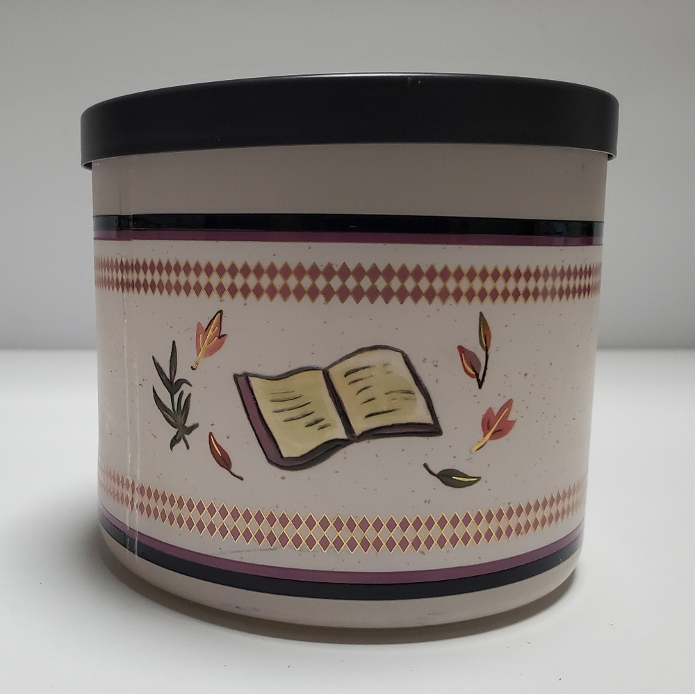 New Bath & Body Book Loft 3- Wick Candle - Picture 3 of 5